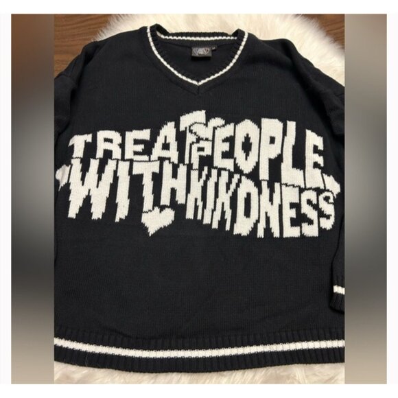 Harry's Hidden Angels Treat People with Kindess Dark Academia black sweater XL - Picture 4 of 7